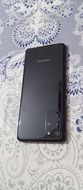 Samsung S20+ 1