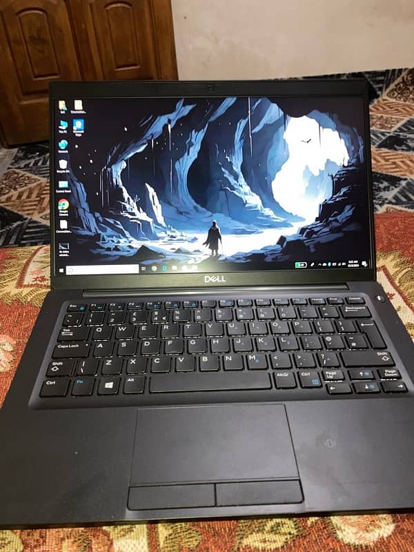 Core i5 8 generation Latitude 7390 0