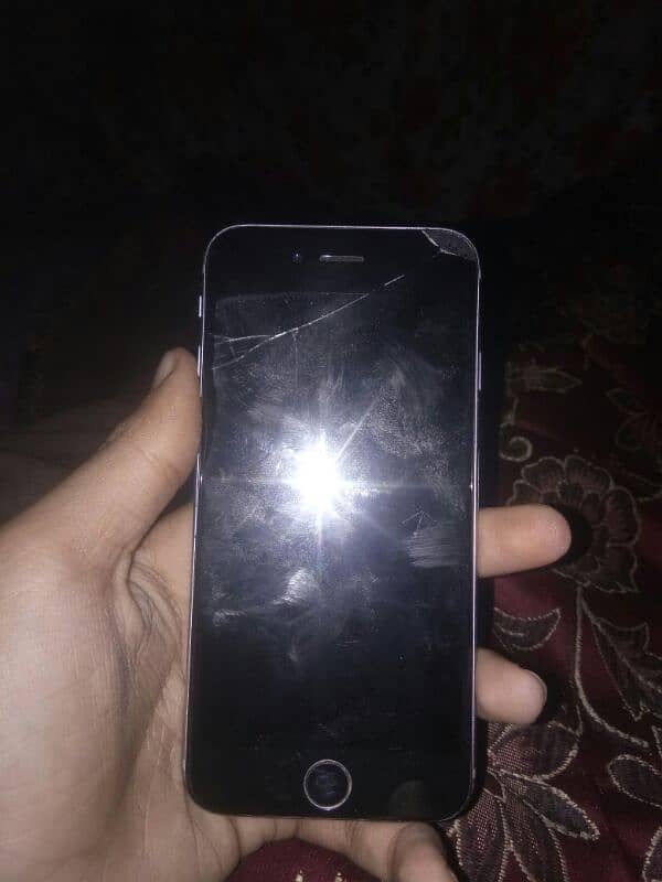 SELL MY IPHONE 6S NON PTA  IN 10/8 CONDITION 8