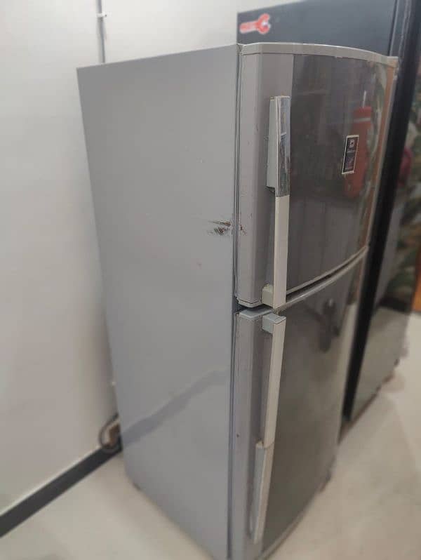 Dawlance refrigerator for sale . . . call 03331313616 4