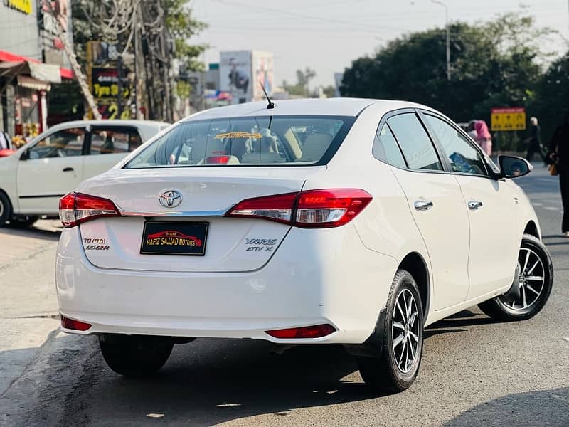 Toyota Yaris 1.5 ATIV X CVT (Automatic)  2022 3