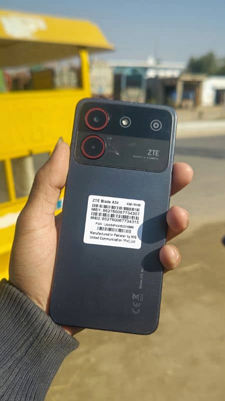 A 54 ZTE BLADE phone 4.64 1