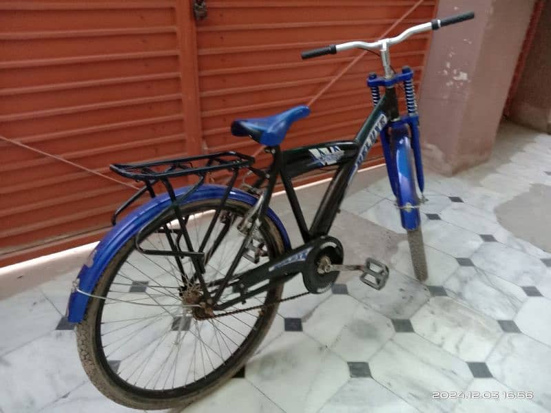 Deluxe  bike cycle  children boy cycle blue  color and black 3