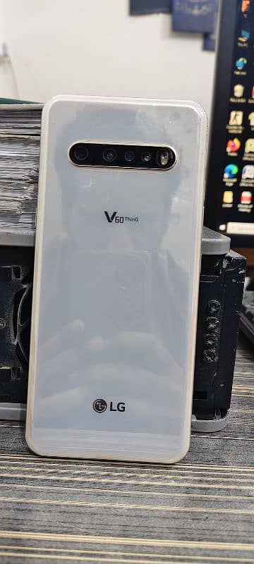 LG V60 THINQ 12