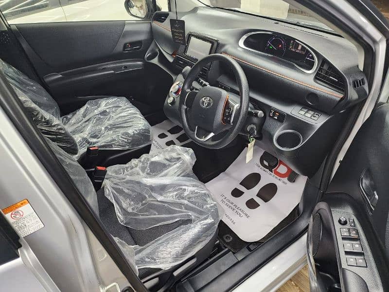 Toyota Sienta 2018 X Package 9