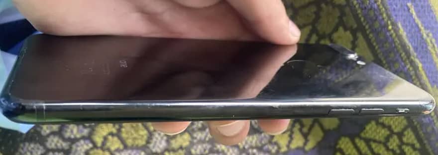 IPhone 7 in Excellent Condition 1