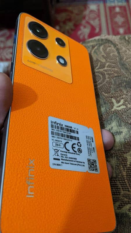 INFINIX NOTE 30 10/10 with box charger 4