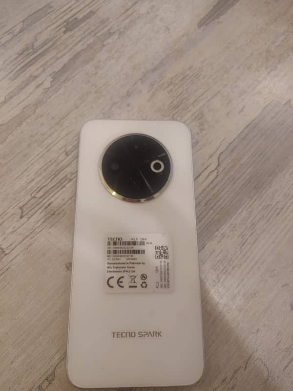 tecno sark 30 c 6+4 /128 gb condition  10 by 10 ha box charger  sat ha 2