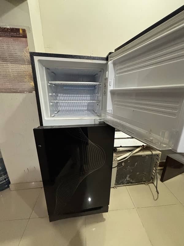 fridge available only 6 -7 months used with 12 yr warrenty 3