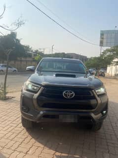 Toyota Hilux 2017 REVO 3.0 D