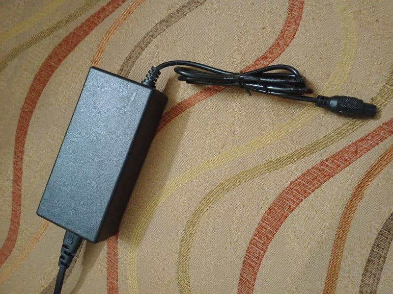 Lithium Ion Battery Charger 2