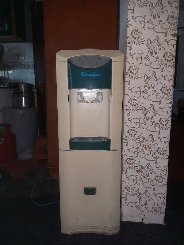 dispener for sale with refrigerator Hot And cold water available. 1