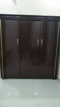 cupboard/ almari/ wooden cupboard/ Almirah/ 3 door cupboard for sale. .