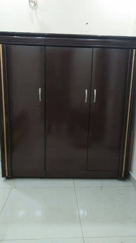 cupboard/ almari/ wooden cupboard/ 3 door cupboard for sale. . 0