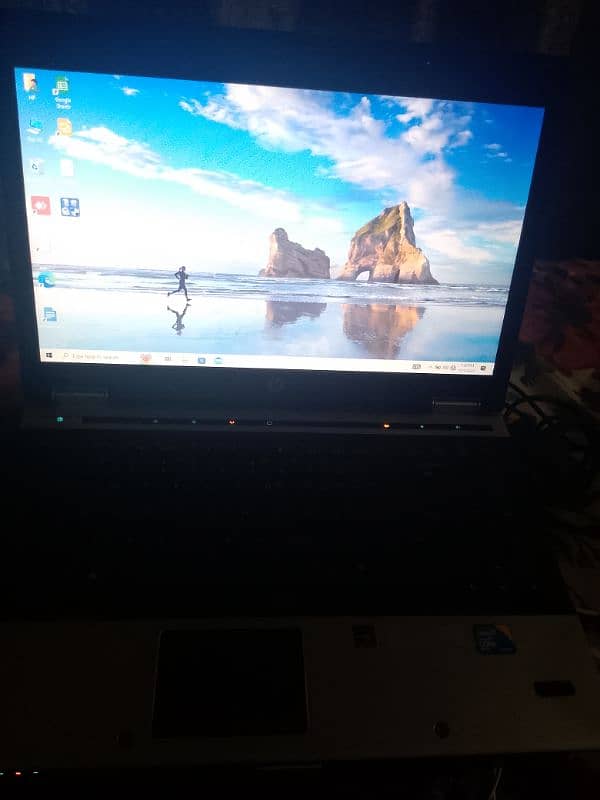 HP laptop like new 3