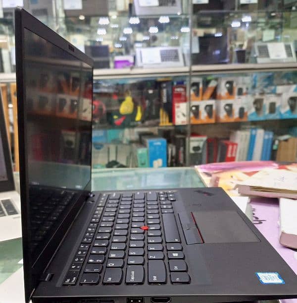 Lenovo Thinkpad X1 Carbon, Core i7, 8th generation laptop 5