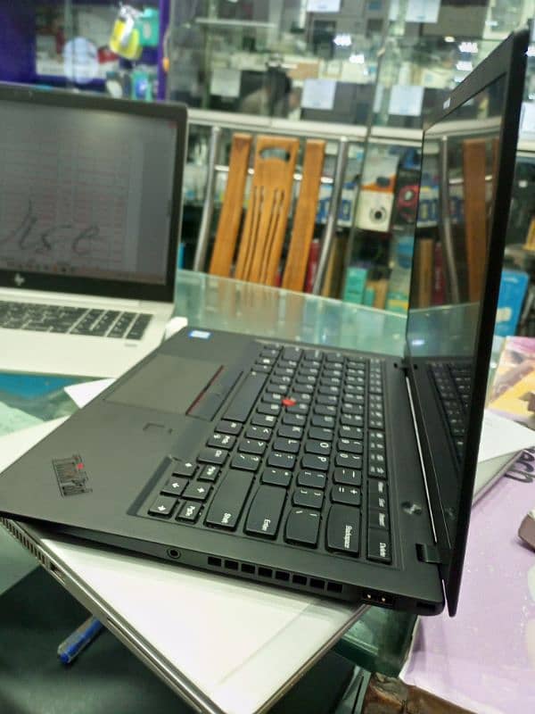 Lenovo Thinkpad X1 Carbon, Core i7, 8th generation laptop 6