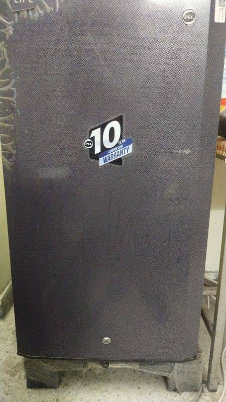 PEL 1 DOOR REFRIGERATOR IN GOOD CONDITION 0