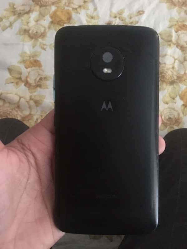 Moto E4 1