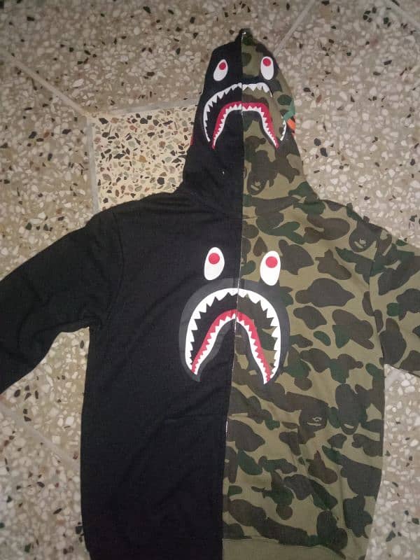 Bape hoodie large size brand new with tag 3