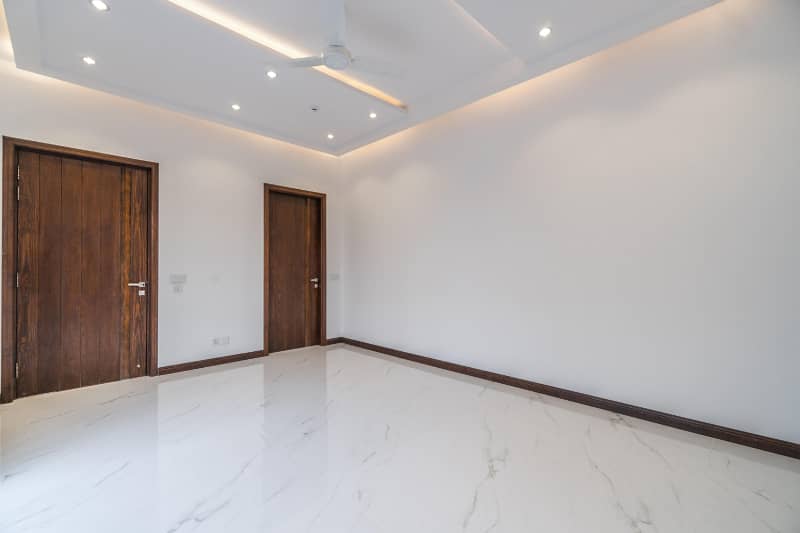 Modern 1 Kanal House Nearby Park in DHA Phase 7 28