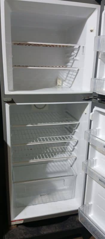 Haier fridge double door in 100% Good condition 5