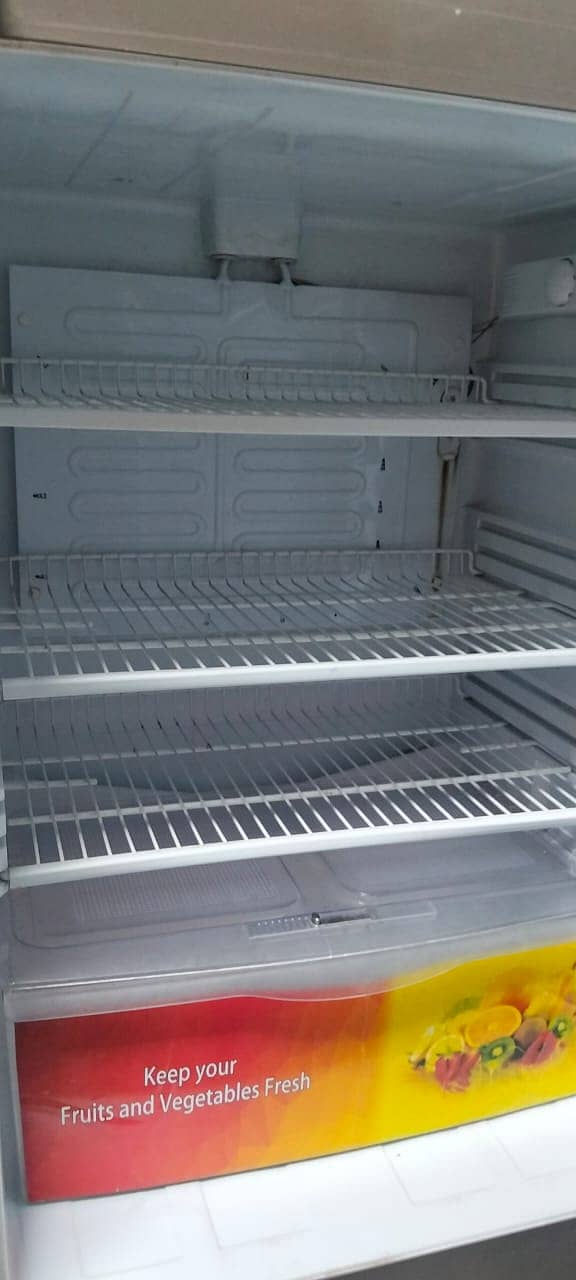 Pel Fridge Glass door in Good Condition. (Contact no: 03006640339) 1