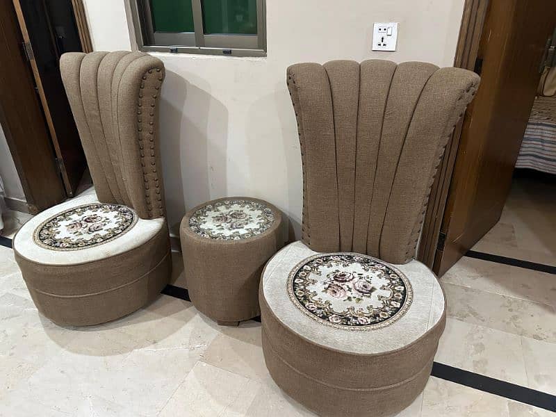 Coffee chairs with center table 4