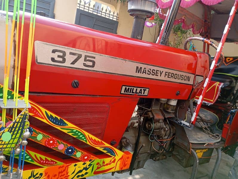 Massey Ferguson 375 2