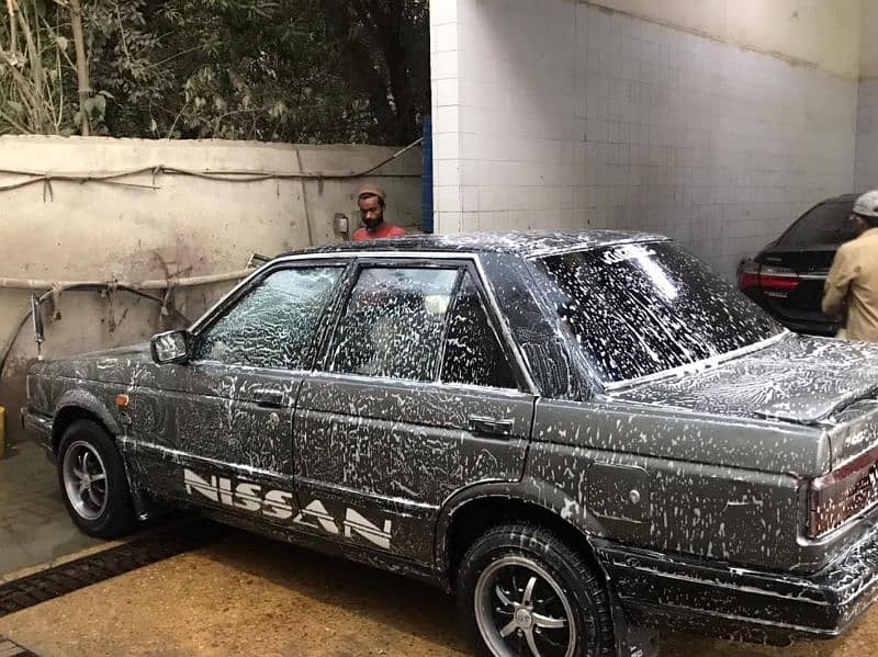 Nissan Sunny 1988 18