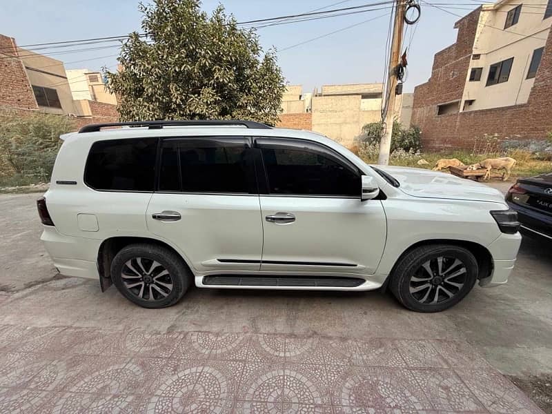 Toyota Land Cruiser 2010 12