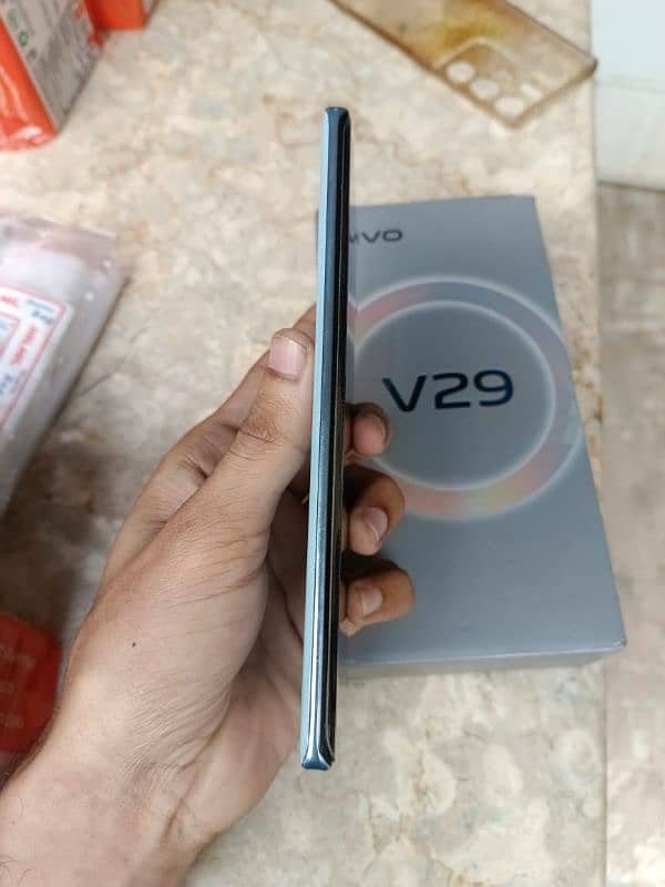 Vivo V29 12+8 Ram 256Gp 4