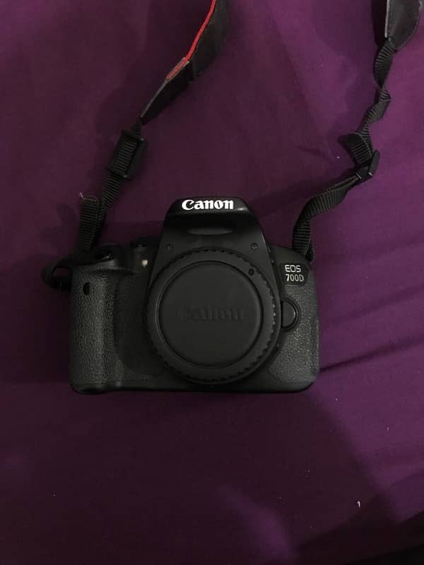 Canon 700D 18-55mm lens 0