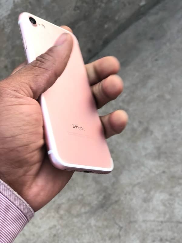 iPhone 7 PTA approved 256 gb 4