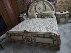 ۔۔ bedset with sidetables and dressing table