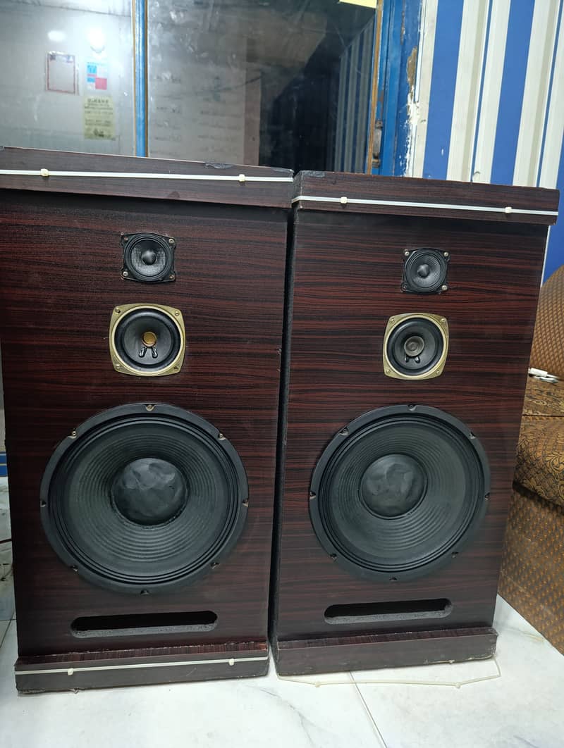 Speakers 3