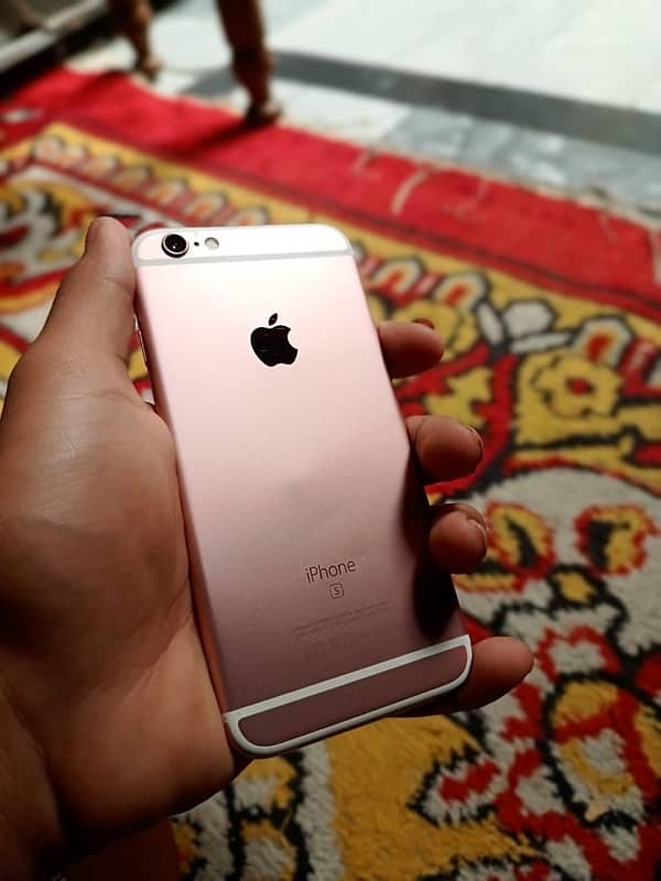 i phone 6s 10/10   urgent sale 0