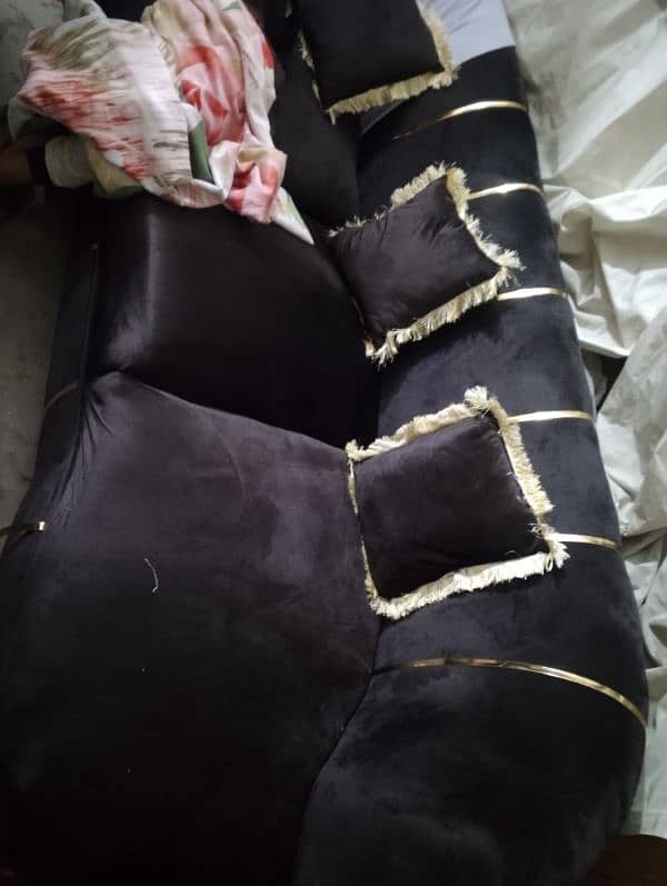 2 seater 3 1 Pura set hai sofa ka 0