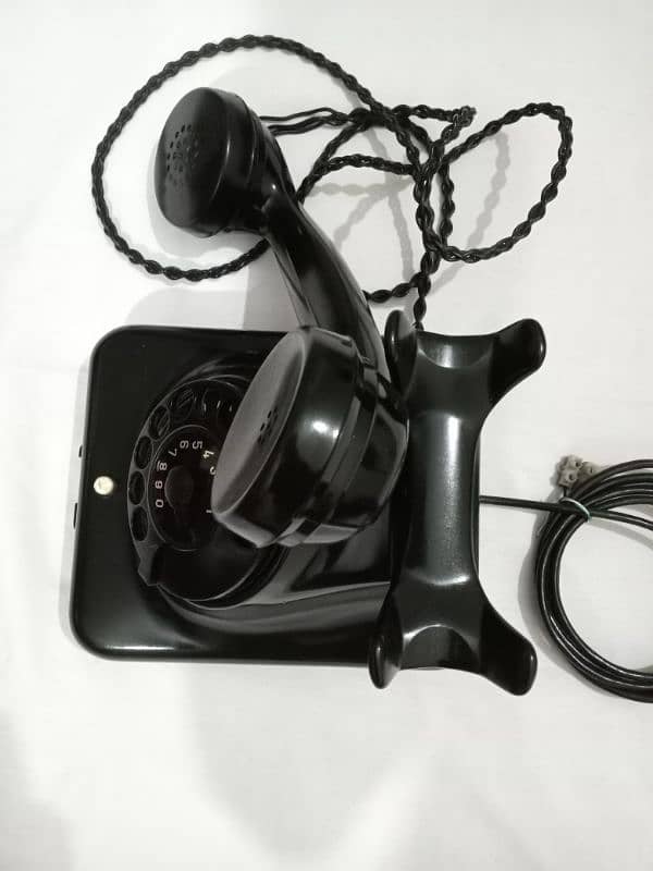 Antique telephone set 2