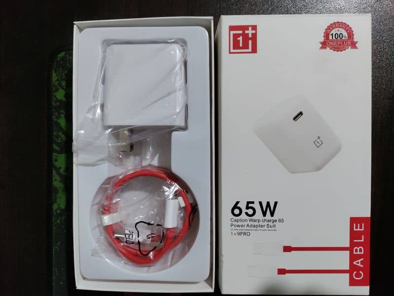 OnePlus Warp Charger 65 Watt 0