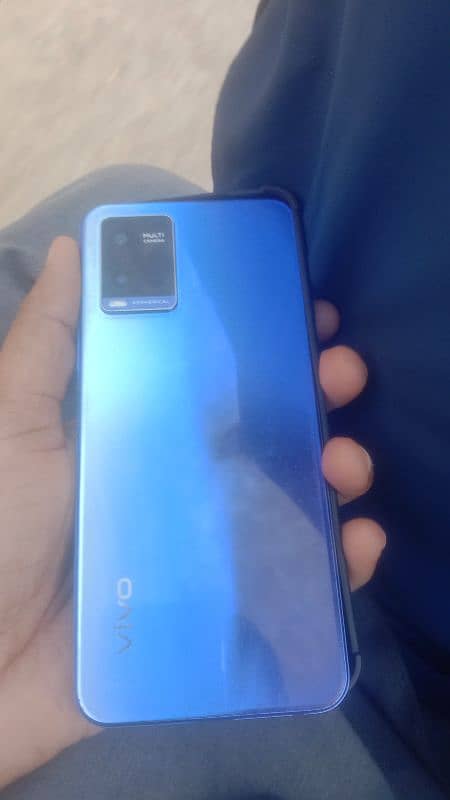 vivo y21 condition 10by10 looking picture 1