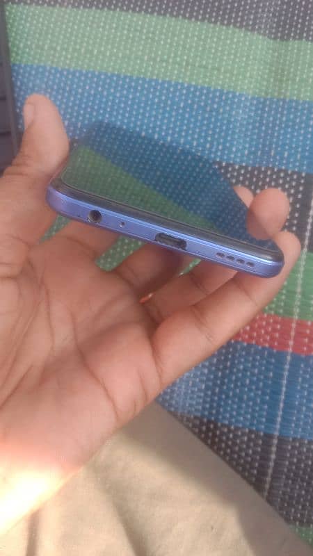 vivo y21 condition 10by10 looking picture 2