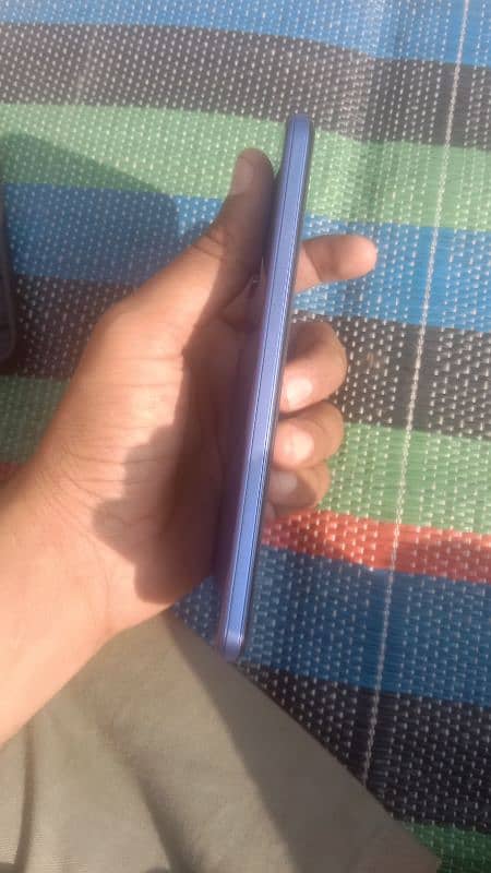 vivo y21 condition 10by10 looking picture 5