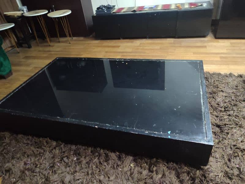 Black modern center table with glass 0