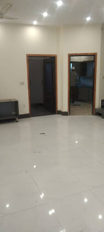 5MARLA UPPER PORTION AVAILABLE FOR RENT 0