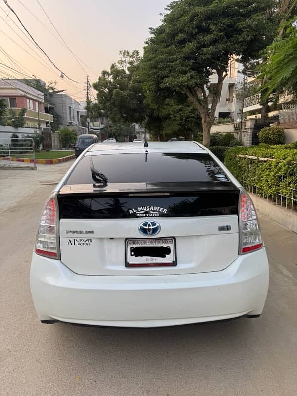 Toyota Prius 2011 5