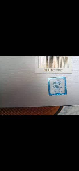 Dell Latitude 7400 1