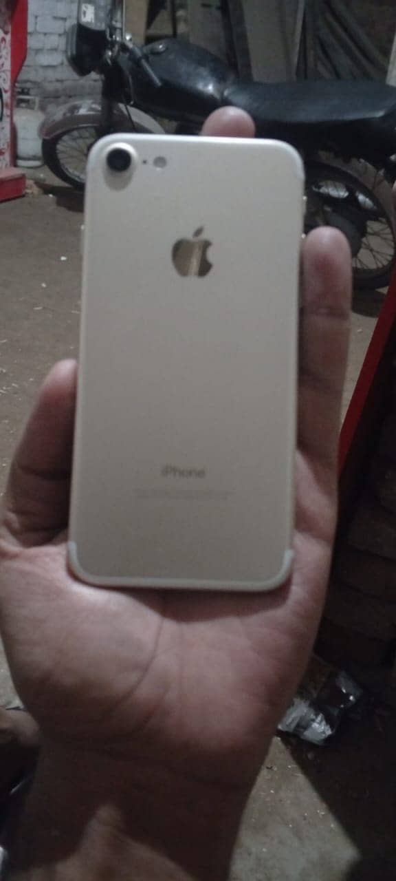 Iphone 7 32 gb pta proved 1