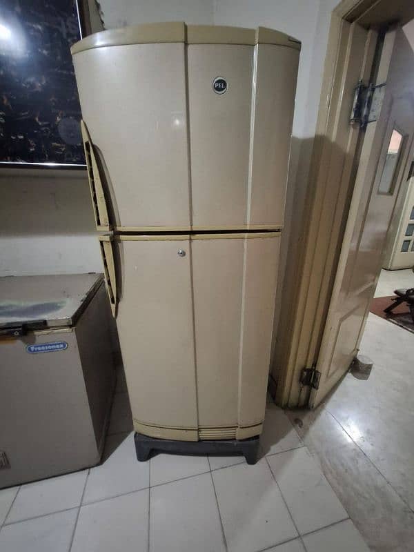 PEL Refrigerator 14 Cubic feet Good condition Creame Color 0