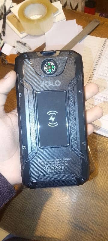 Yolo 20000mah powerbank with wireless charging 3